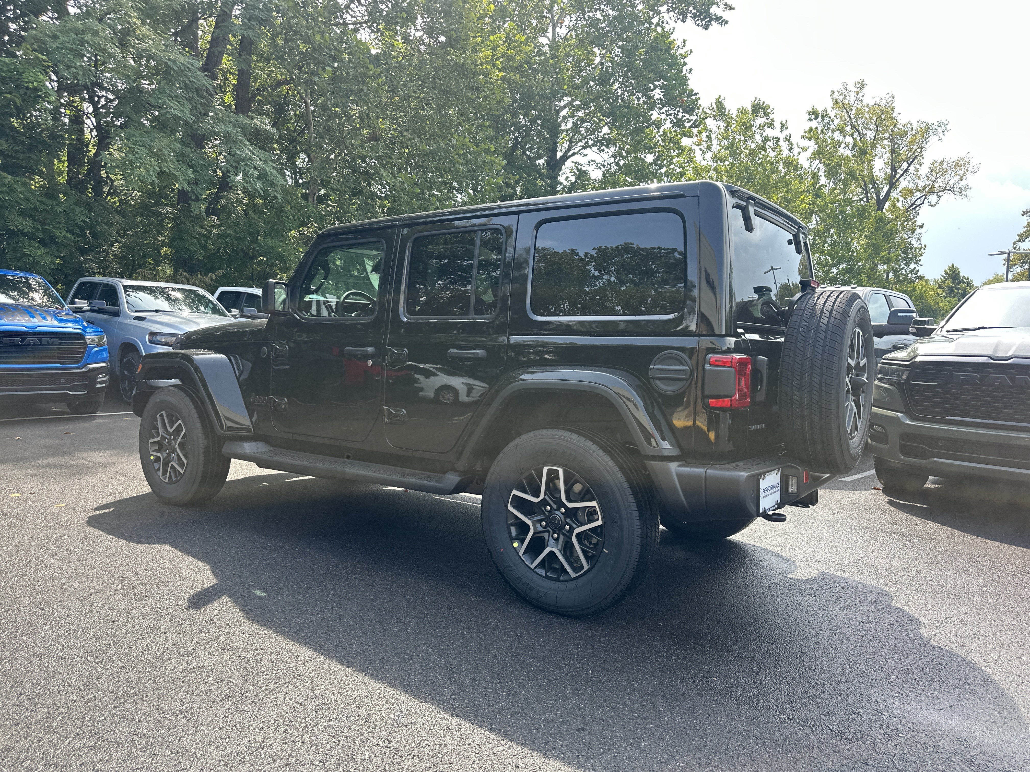 New 2027 Jeep Wrangler Unlimited Sahara AWD/4WD image 25
