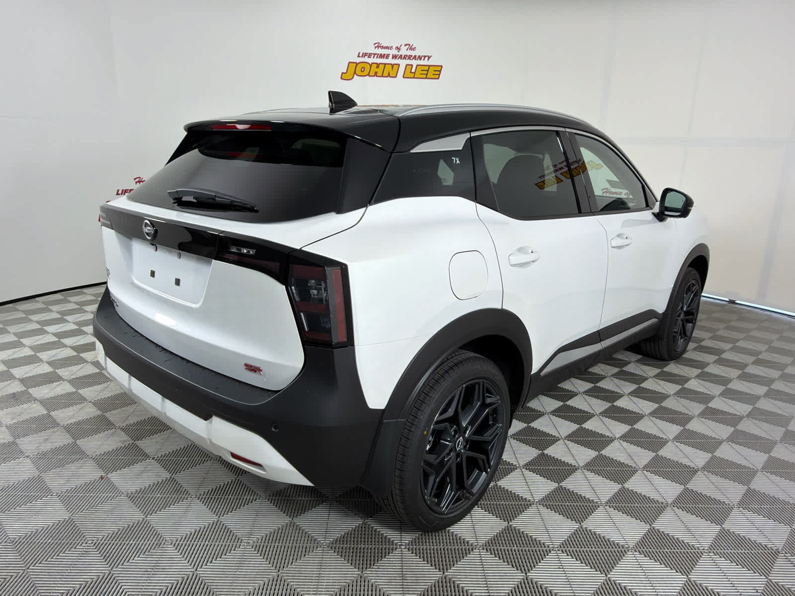 New 2026 Nissan Kicks SR w/ SR Premium Package FWD image 6
