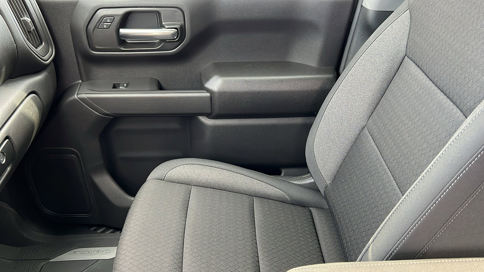 New 2025 Chevrolet Silverado 1500 Custom image 20