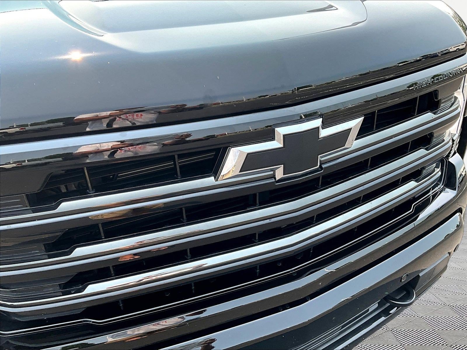 Used 2025 Chevrolet Silverado 1500 High Country w/ High Country Premium Package RWD image 33