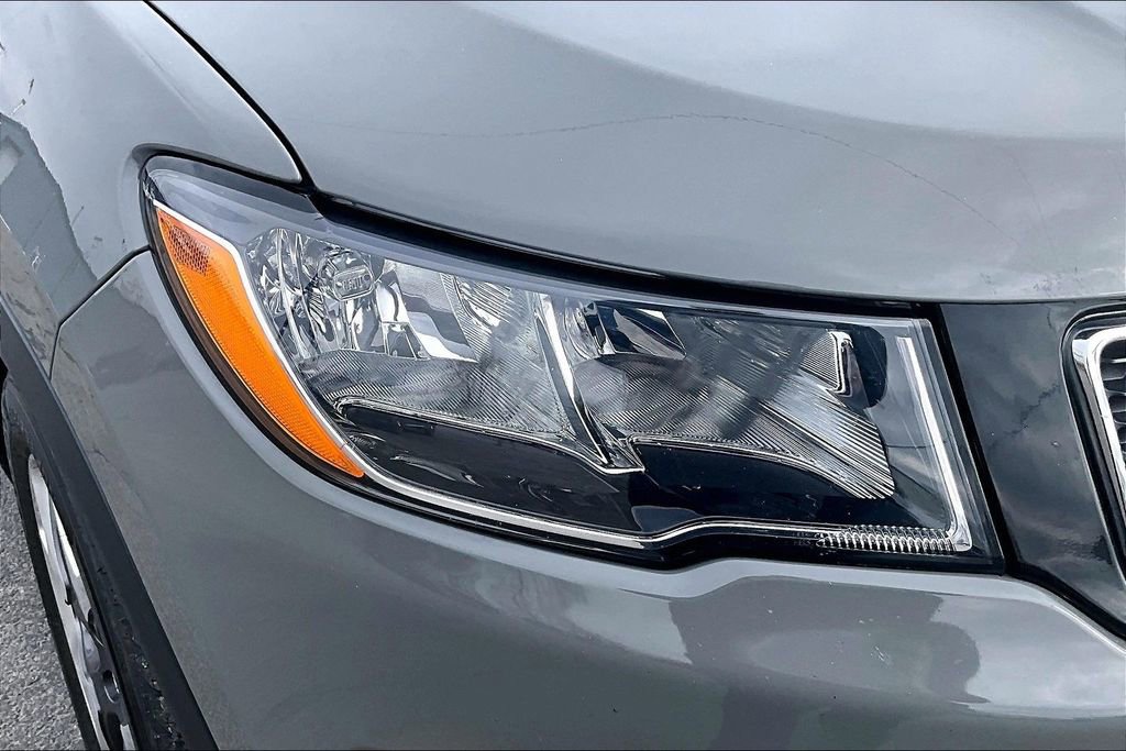 Used 2020 Jeep Compass Limited image 28