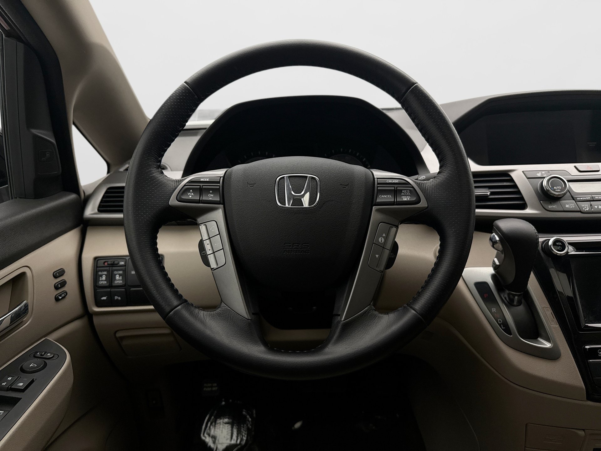 Used 2016 Honda Odyssey Touring Elite image 12
