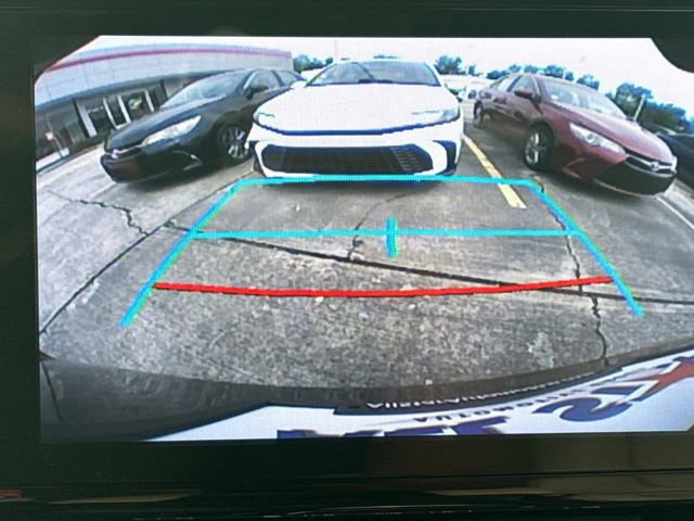 Used 2024 Toyota Sienna XLE image 31