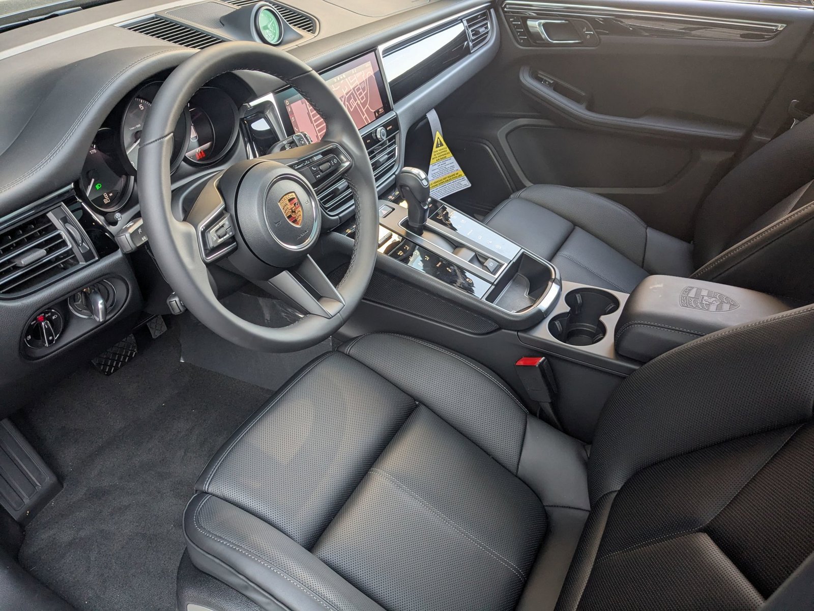 Certified 2026 Porsche Macan S AWD/4WD image 4