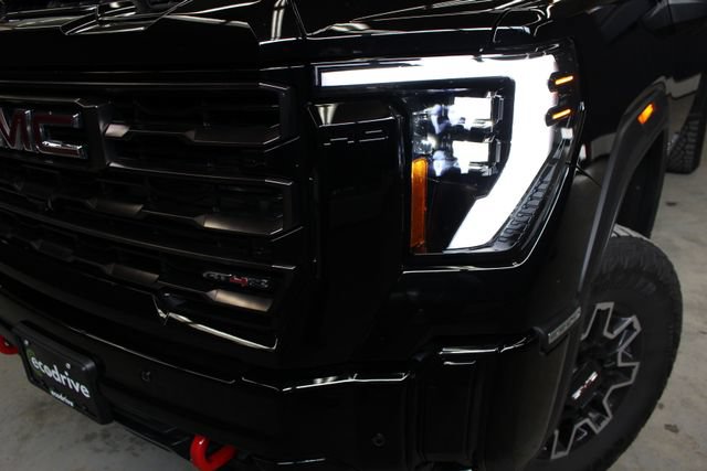 Used 2025 GMC Sierra 2500 AT4X AWD/4WD image 5