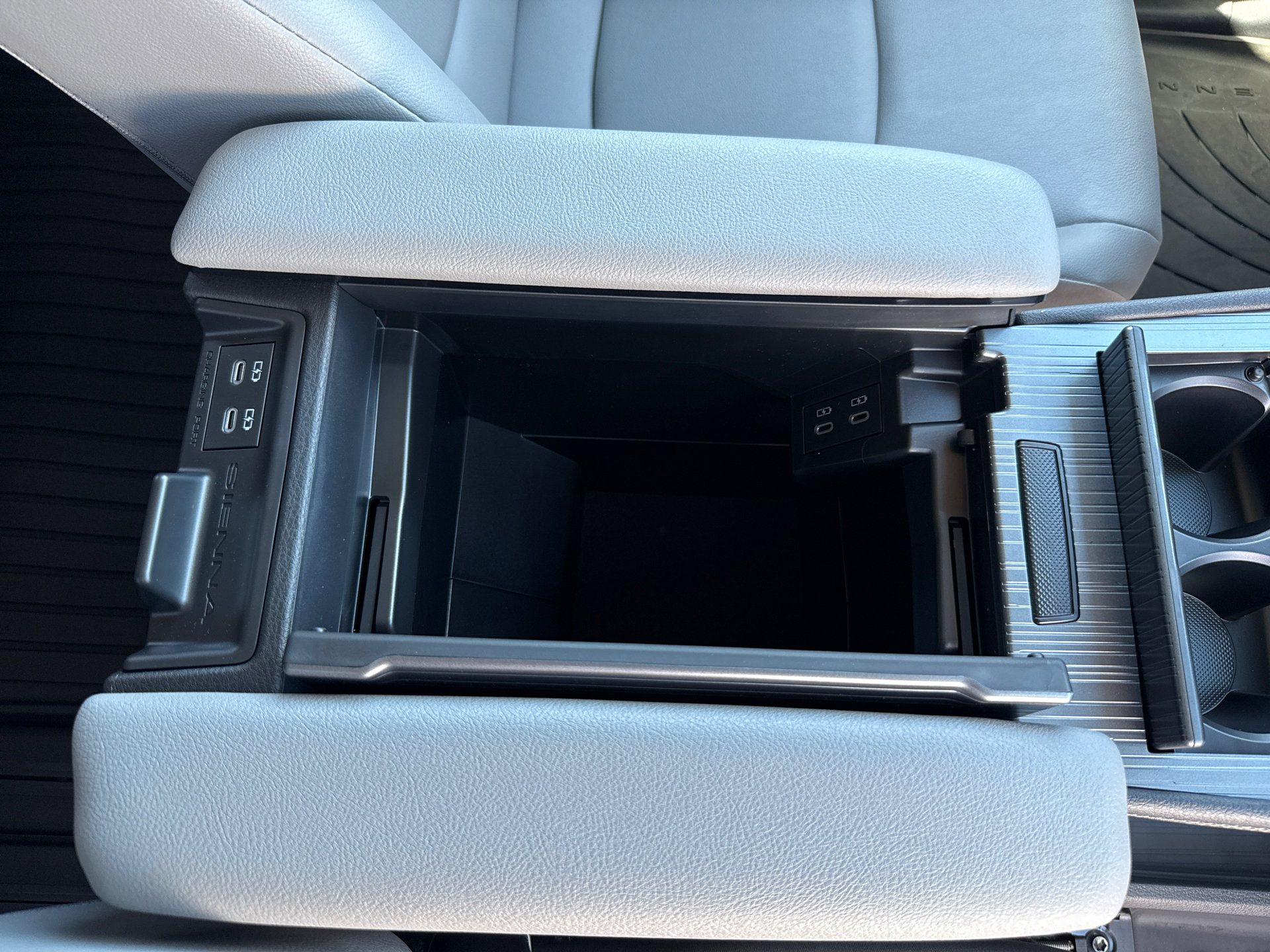 Certified 2026 Toyota Sienna XLE image 16