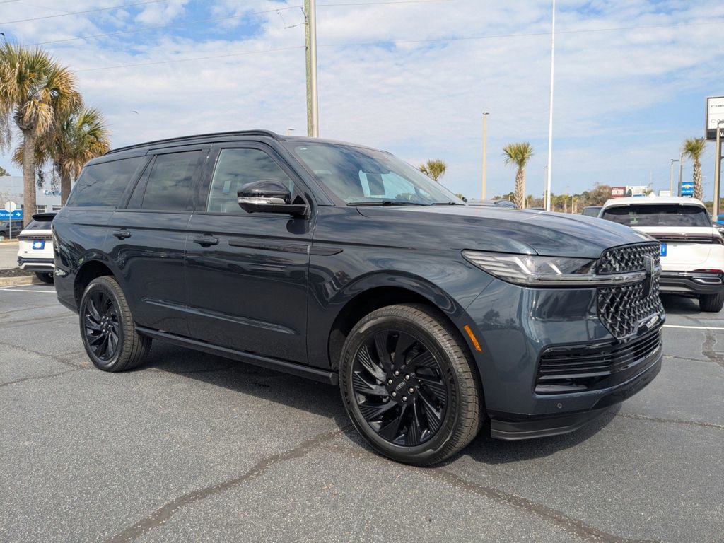 New 2026 Lincoln Navigator Reserve w/ Jet Appearance Package image 2