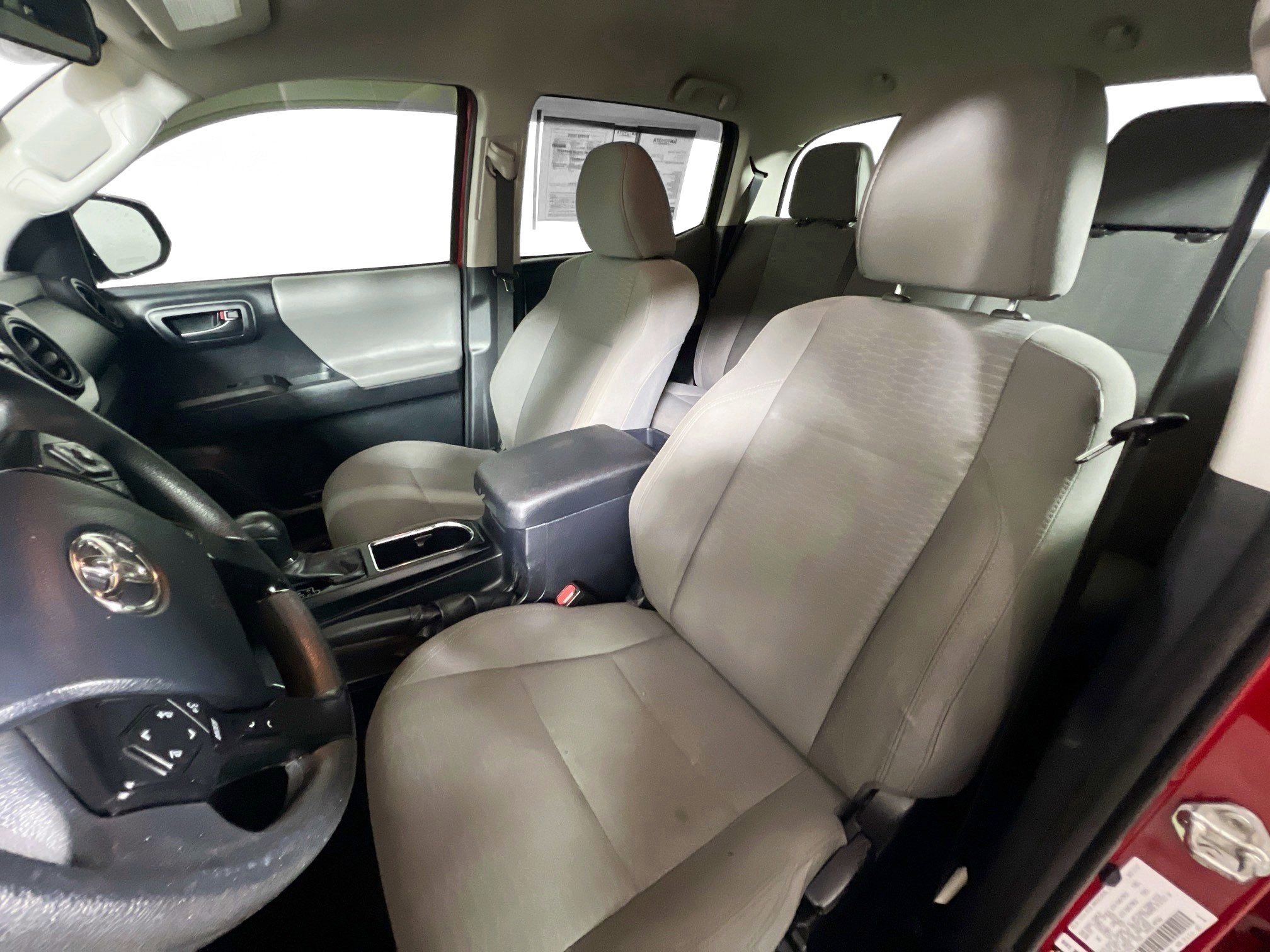 Used 2018 Toyota Tacoma SR RWD image 14