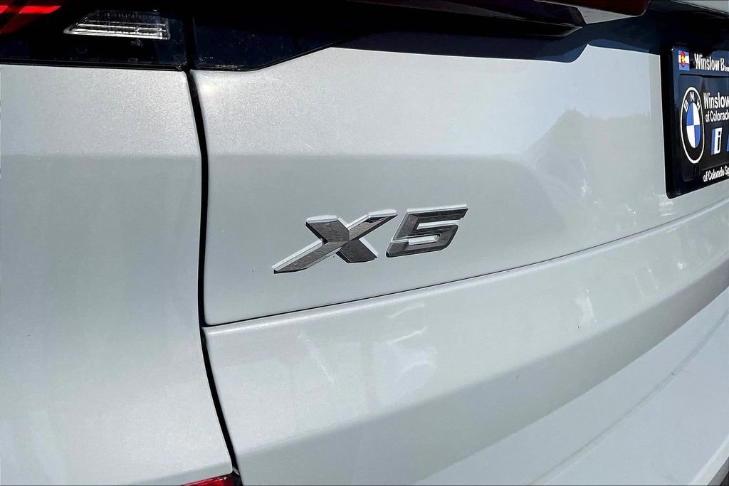New 2026 BMW X5 xDrive40i w/ M Sport Package AWD/4WD image 9