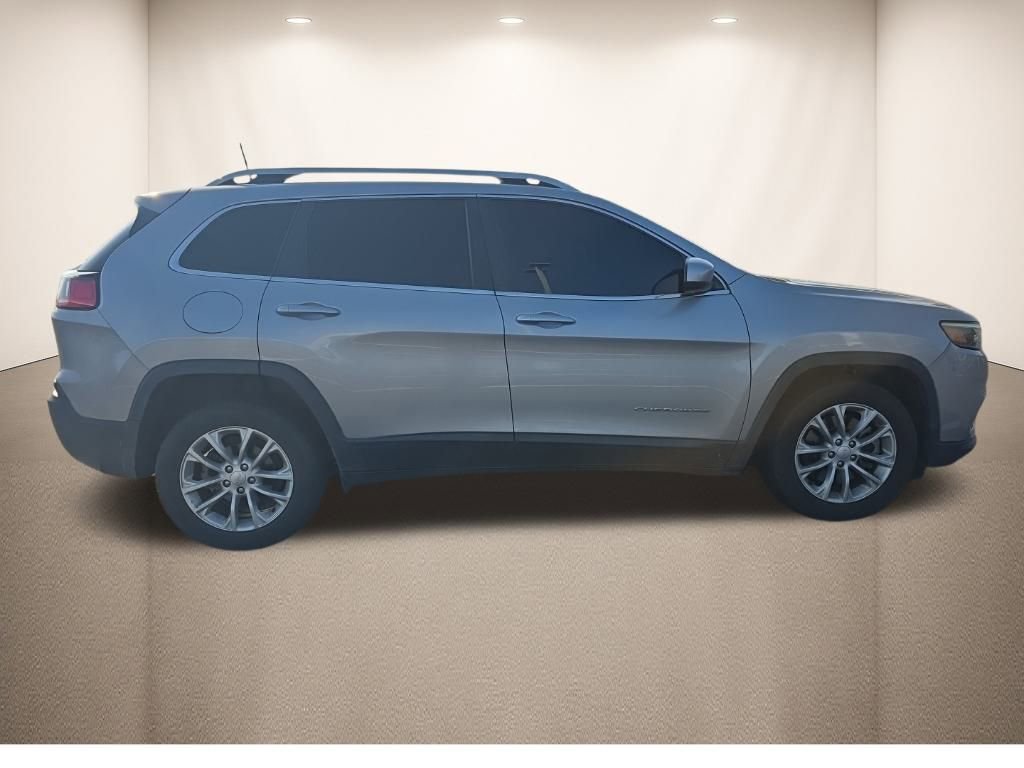 Used 2019 Jeep Cherokee Latitude w/ Popular Appearance Group image 9
