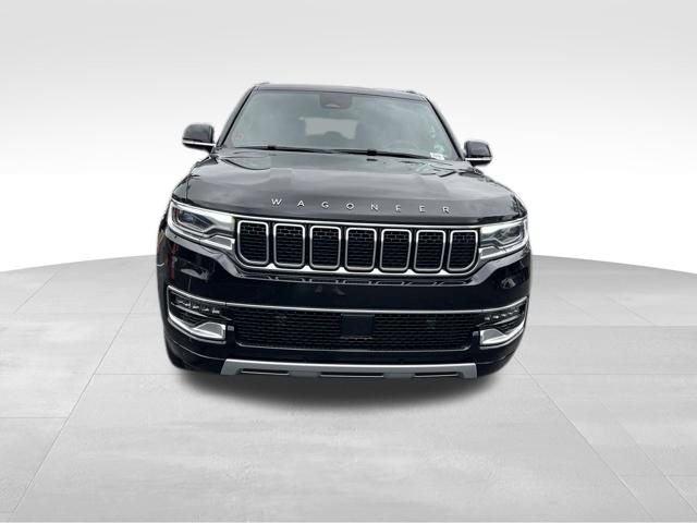 Used 2024 Jeep Wagoneer L Series II w/ Flexible Seating Group AWD/4WD image 2