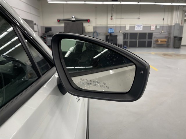 New 2026 Volkswagen Tiguan SE R-Line image 7