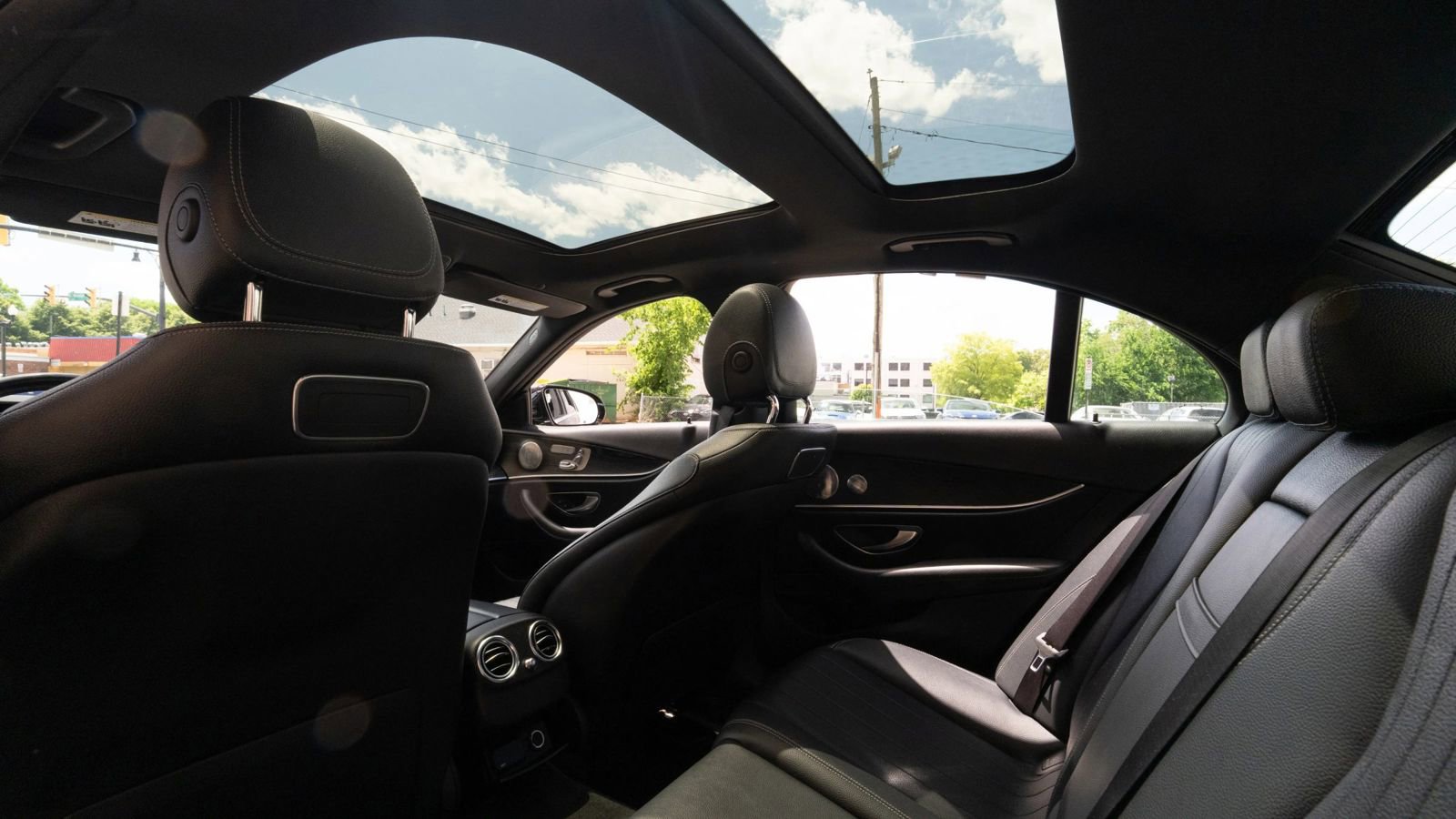 Used 2019 Mercedes-Benz E 300 w/ Premium 1 Package image 22