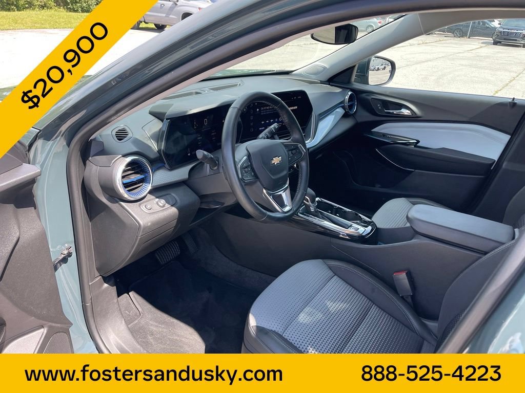 Used 2025 Chevrolet Trax LT w/ Driver Confidence Package FWD image 13
