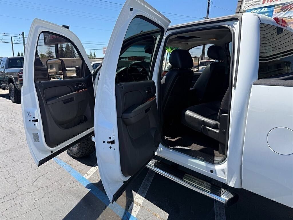 Used 2010 GMC Sierra 2500 SLT w/ SLT Convenience Package AWD/4WD image 14