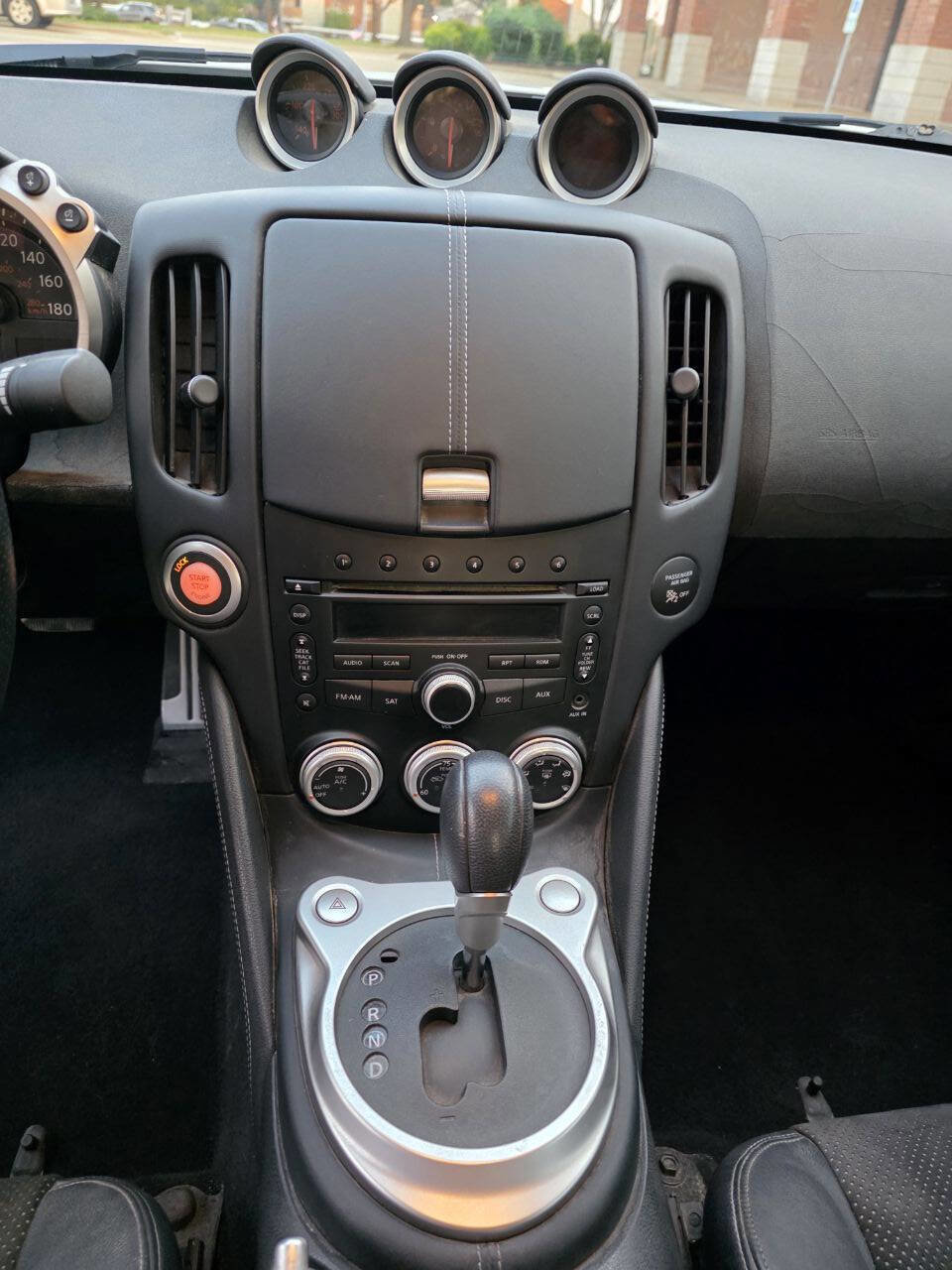 Used 2011 Nissan 370Z Touring image 16