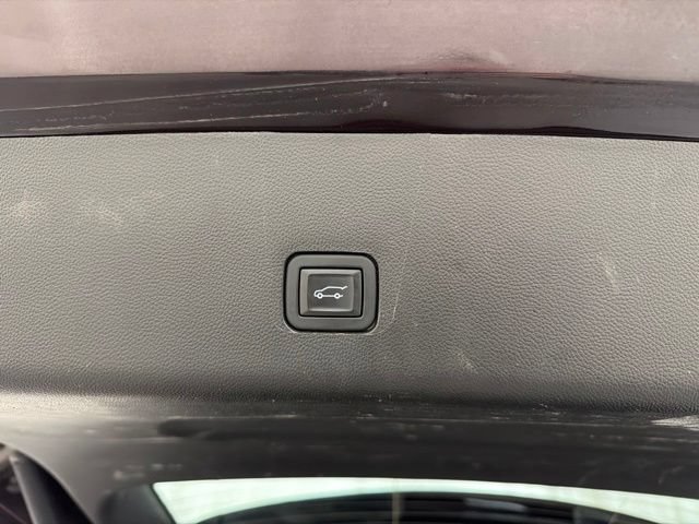 Used 2023 Chevrolet Traverse LT w/ Rear Camera Mirror Package AWD/4WD image 33