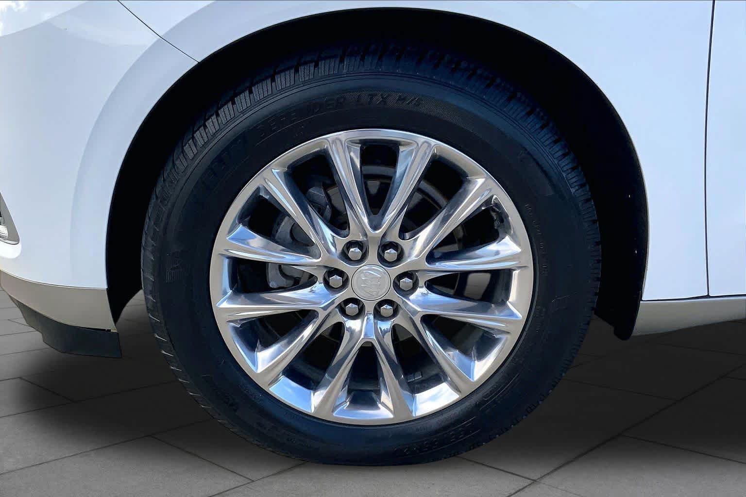 Used 2020 Buick Enclave Essence FWD image 11