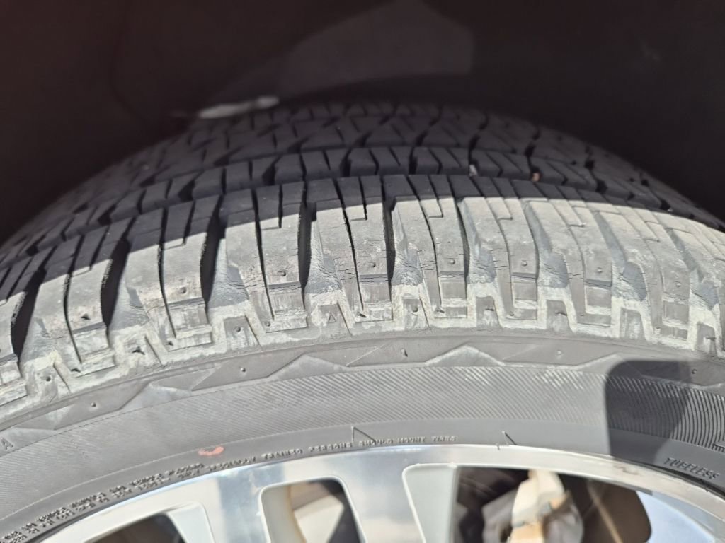 Used 2019 Chevrolet Equinox Premier image 18