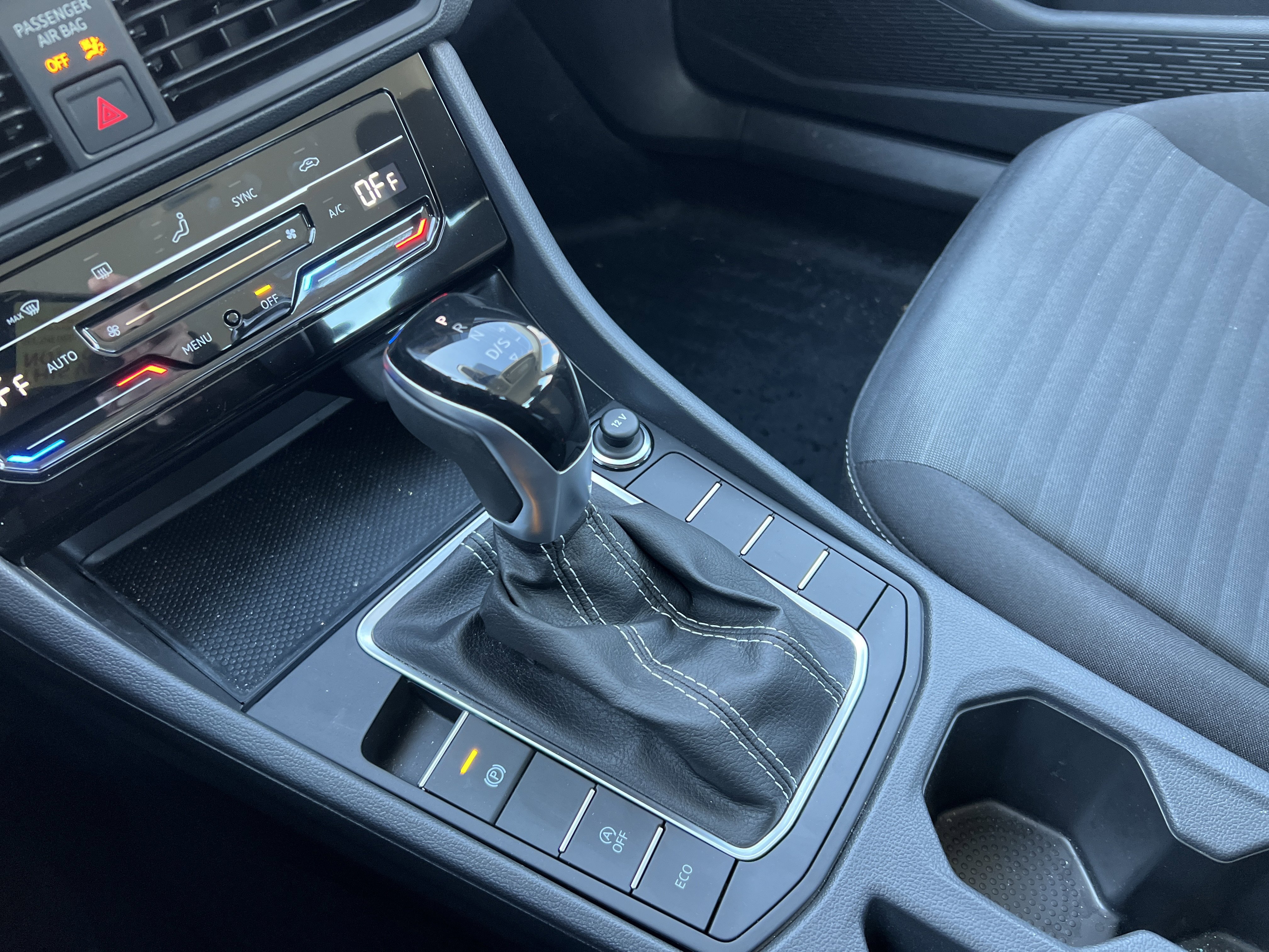 Certified 2025 Volkswagen Jetta S image 23