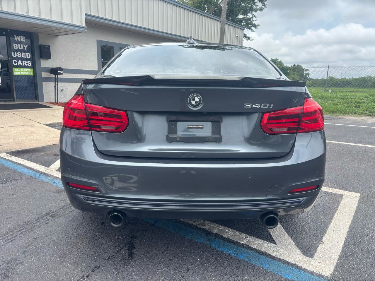 Used 2016 BMW 340i Sedan w/ Technology Package image 4