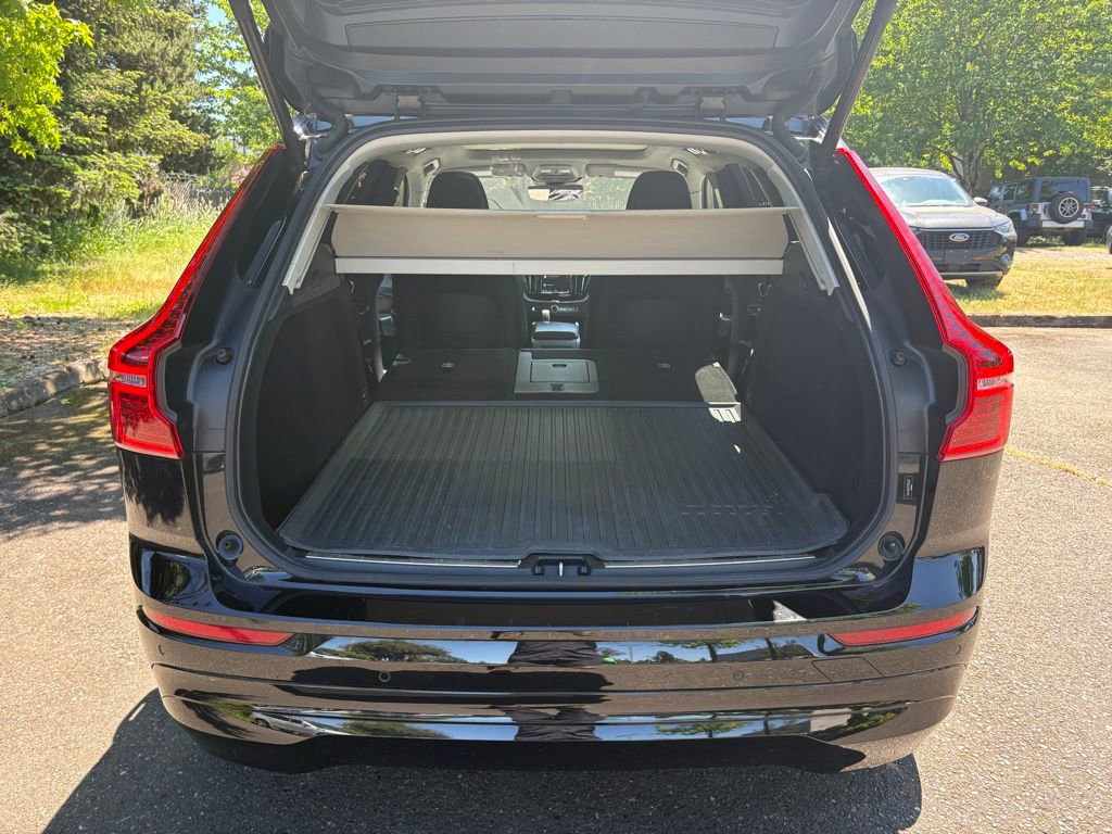 Used 2023 Volvo XC60 B5 Core FWD image 22