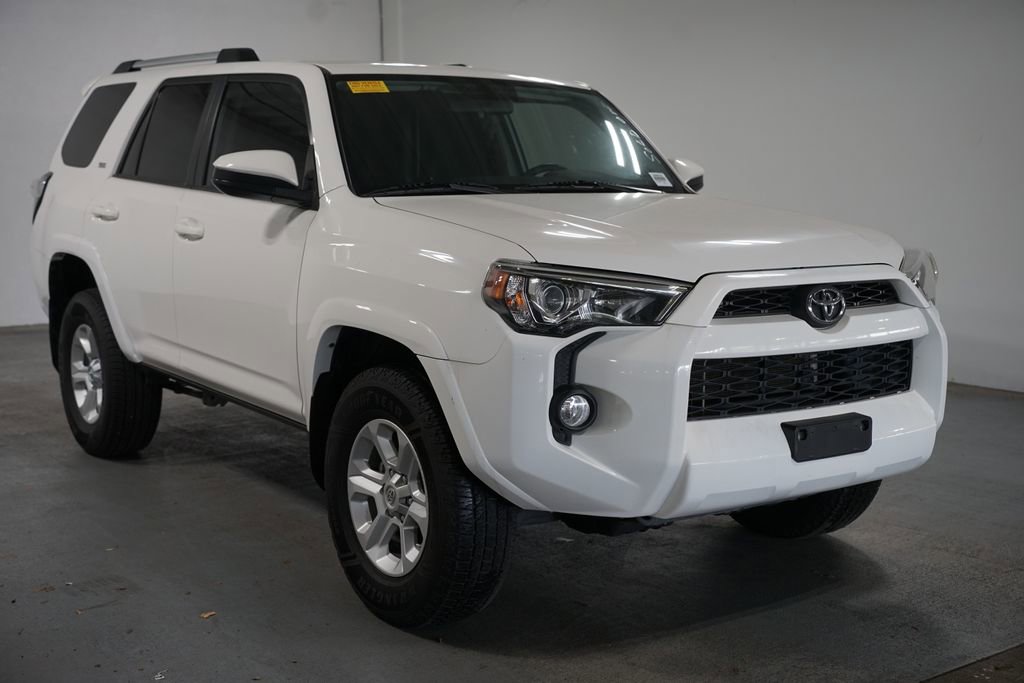 Used 2019 Toyota 4Runner SR5 AWD/4WD image 3