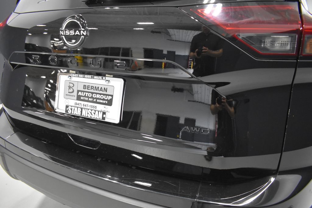Certified 2026 Nissan Rogue Dark Armor AWD/4WD image 12