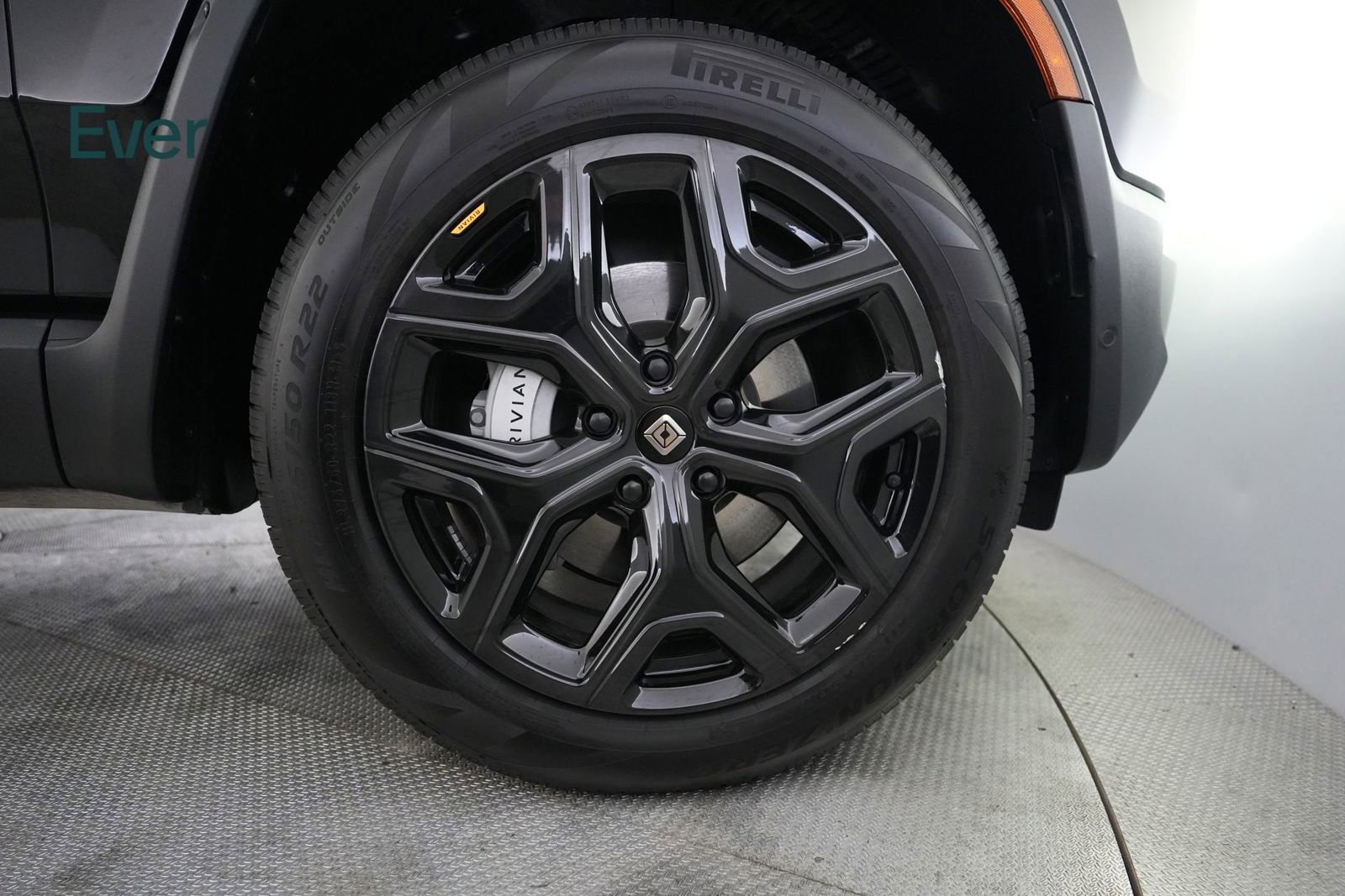 Used 2024 Rivian R1S Adventure image 20