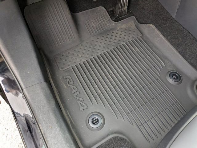 Used 2025 Toyota RAV4 XLE Premium image 26