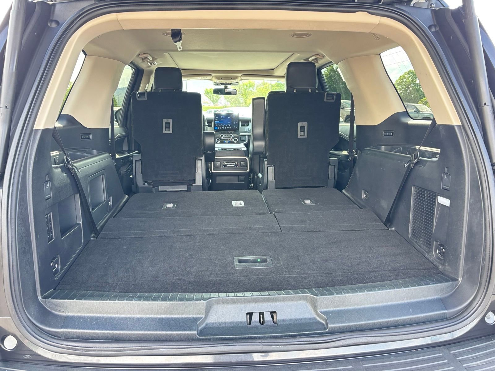 Used 2023 Ford Expedition XLT image 19