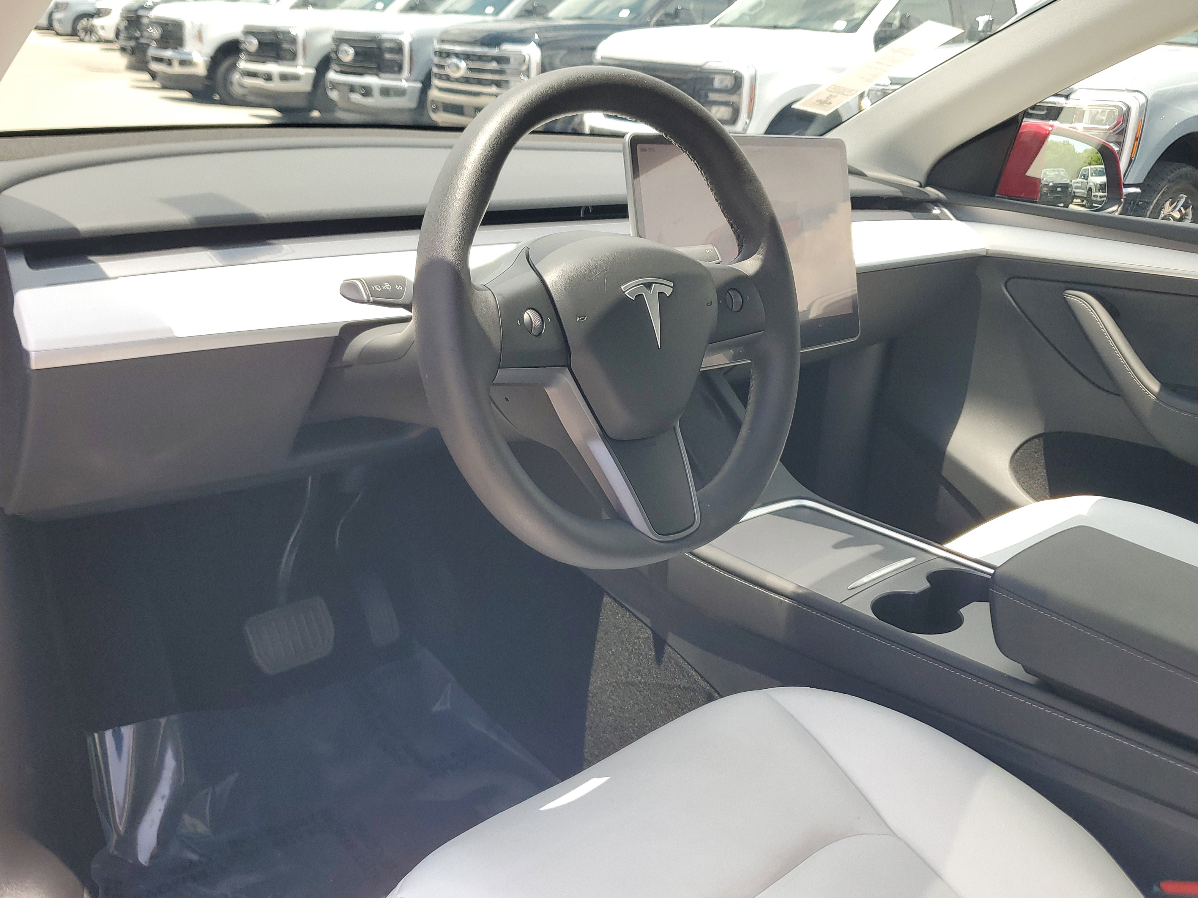 Used 2024 Tesla Model Y Long Range RWD image 9