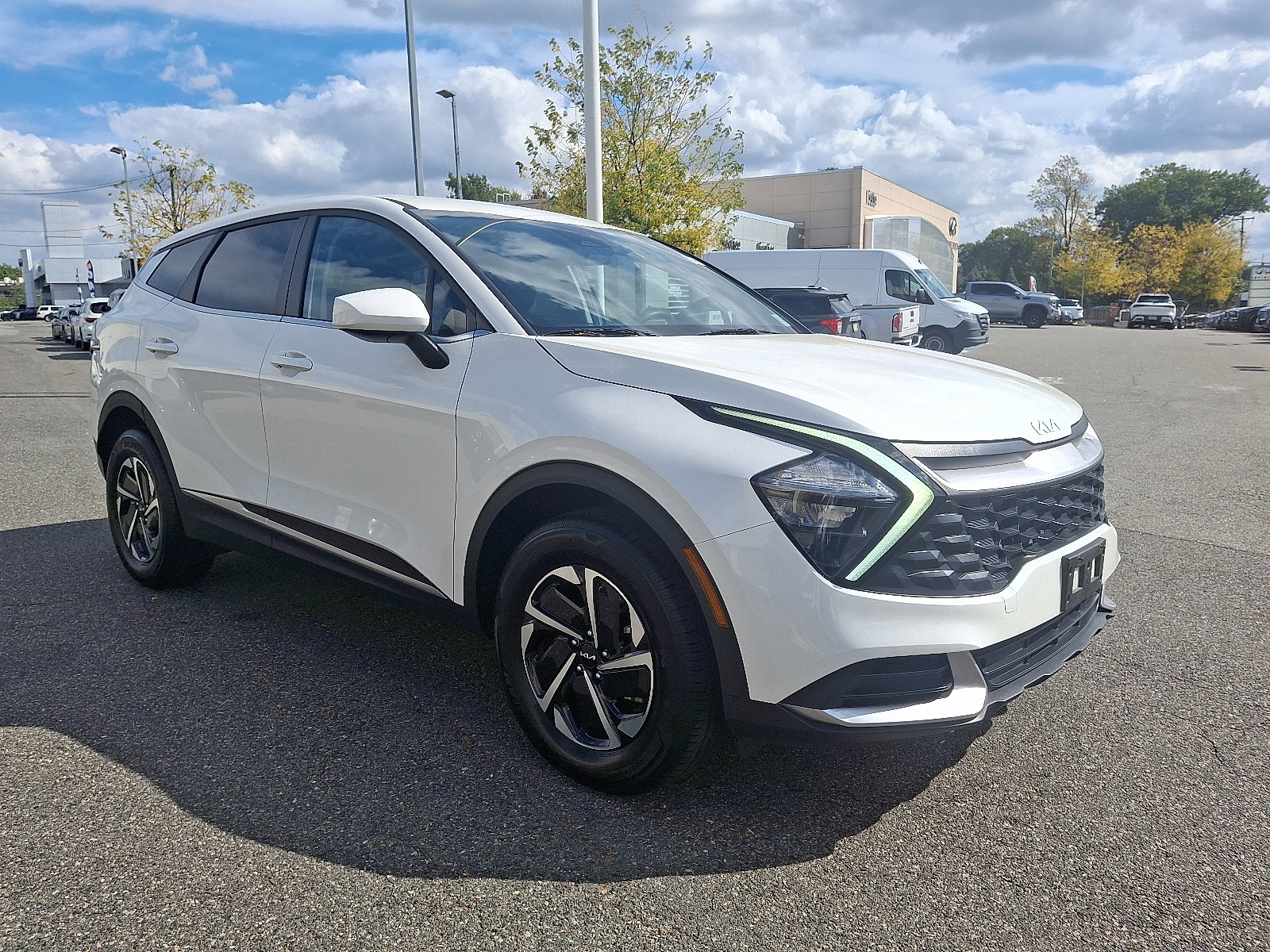 Certified 2023 Kia Sportage LX image 3