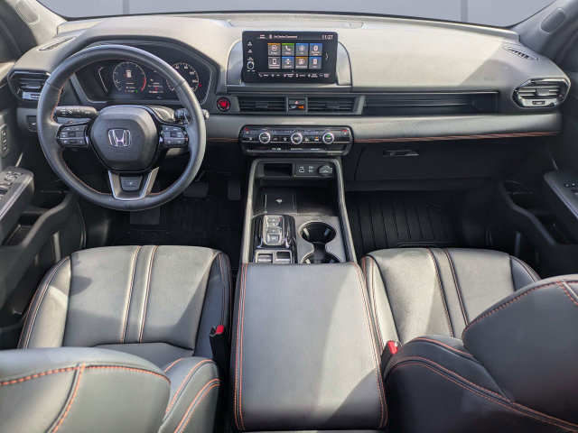 Used 2025 Honda Pilot TrailSport image 16