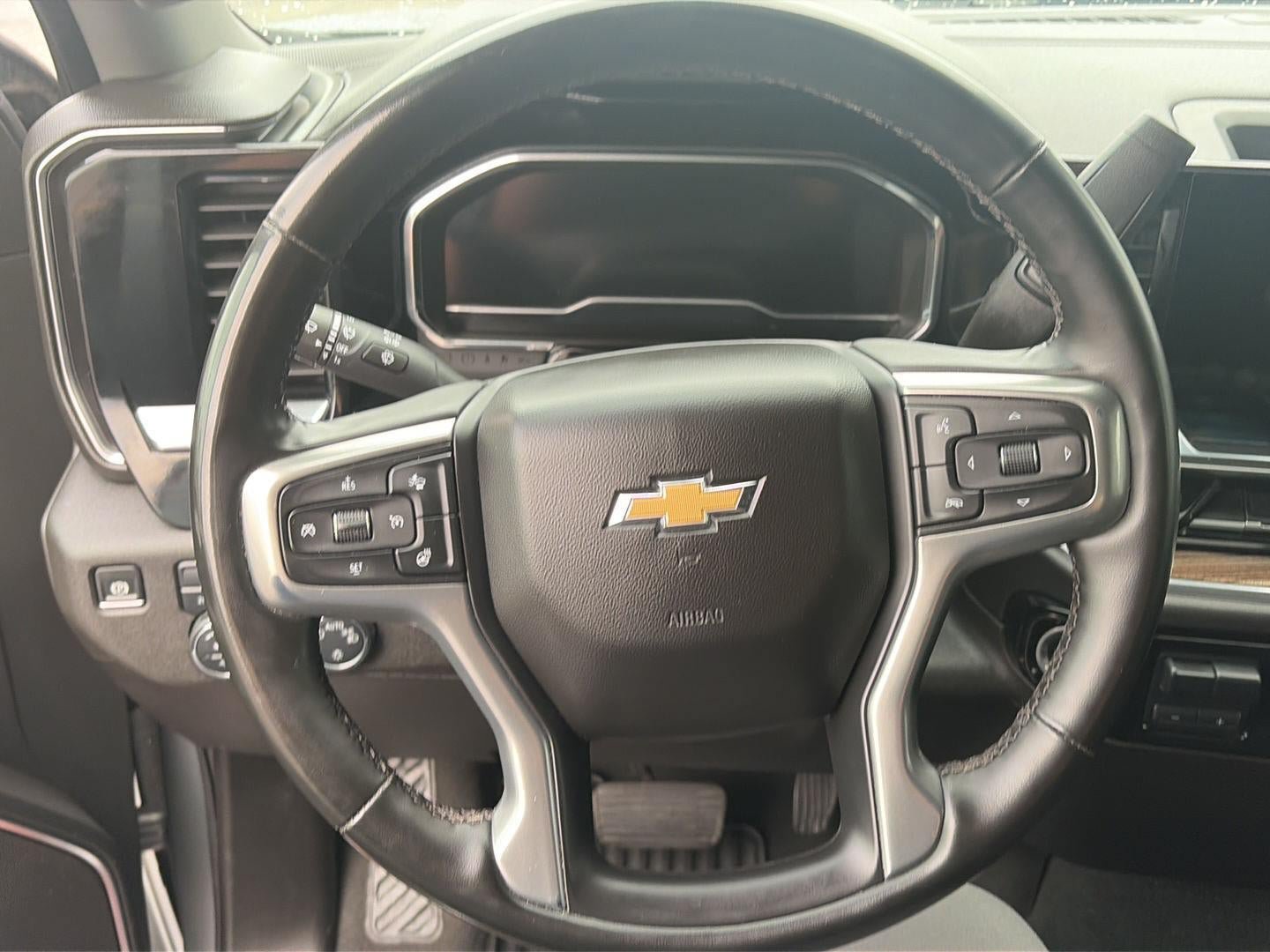 Used 2025 Chevrolet Silverado 1500 LT AWD/4WD image 12