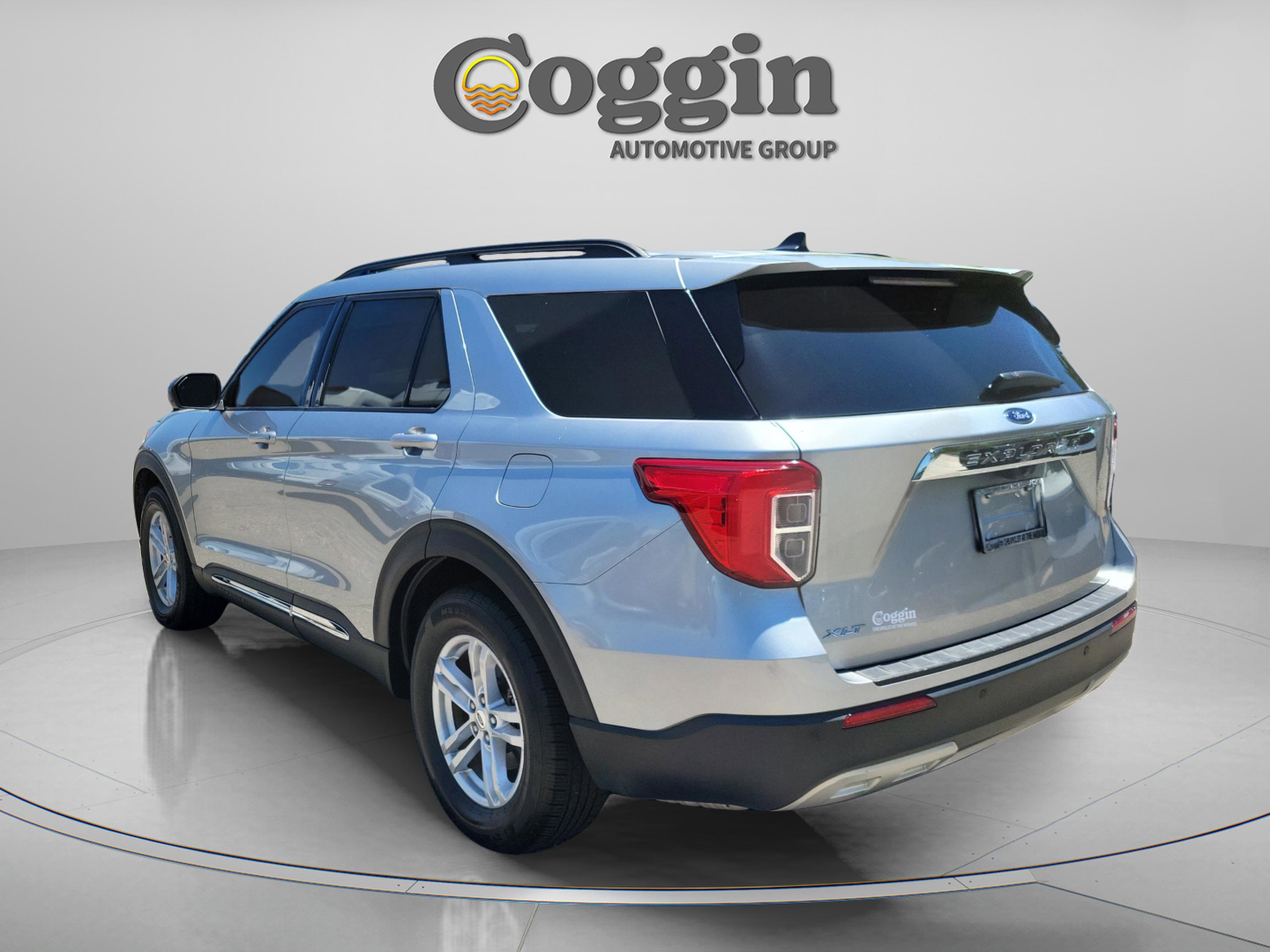 Used 2023 Ford Explorer XLT w/ Equipment Group 202A RWD video 2