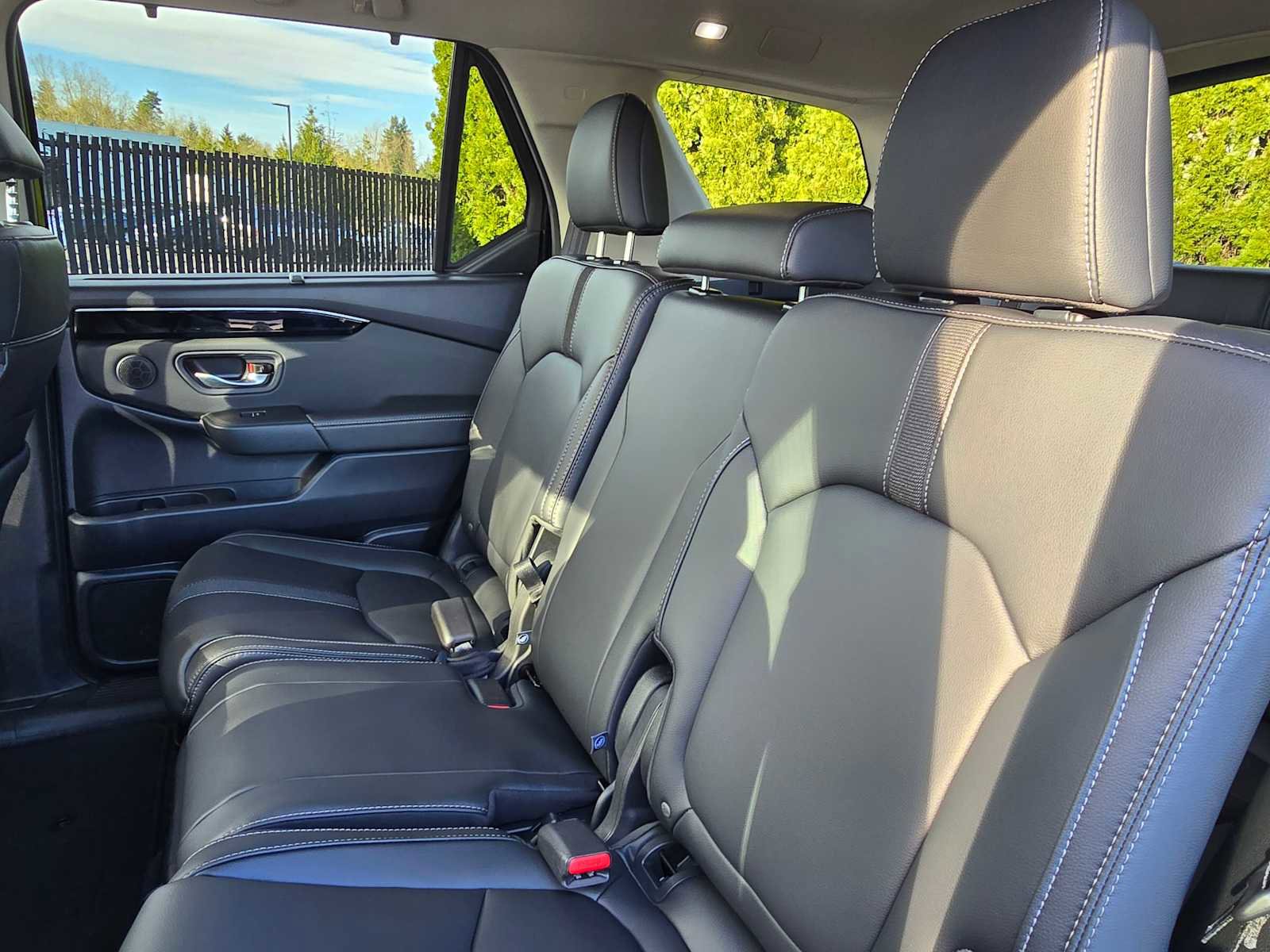 Used 2025 Honda Pilot EX-L image 17