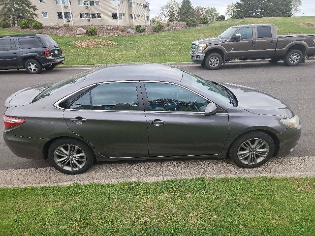Used 2016 Toyota Camry SE FWD image 3