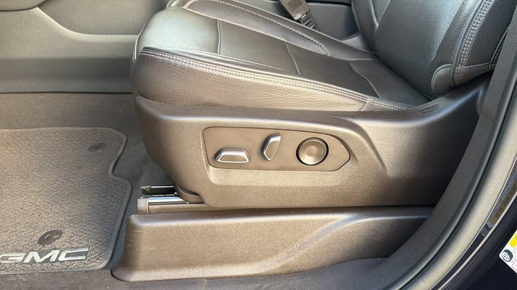 Used 2022 GMC Yukon XL Denali w/ Denali Premium Package RWD image 14