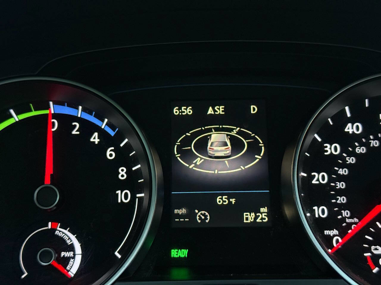 Used 2016 Volkswagen e-Golf SEL Premium w/ Driver Assistance Package image 25