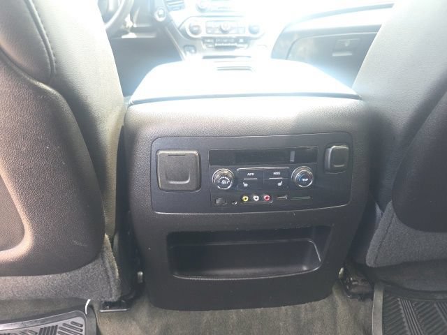 Used 2015 Chevrolet Suburban LT AWD/4WD image 29