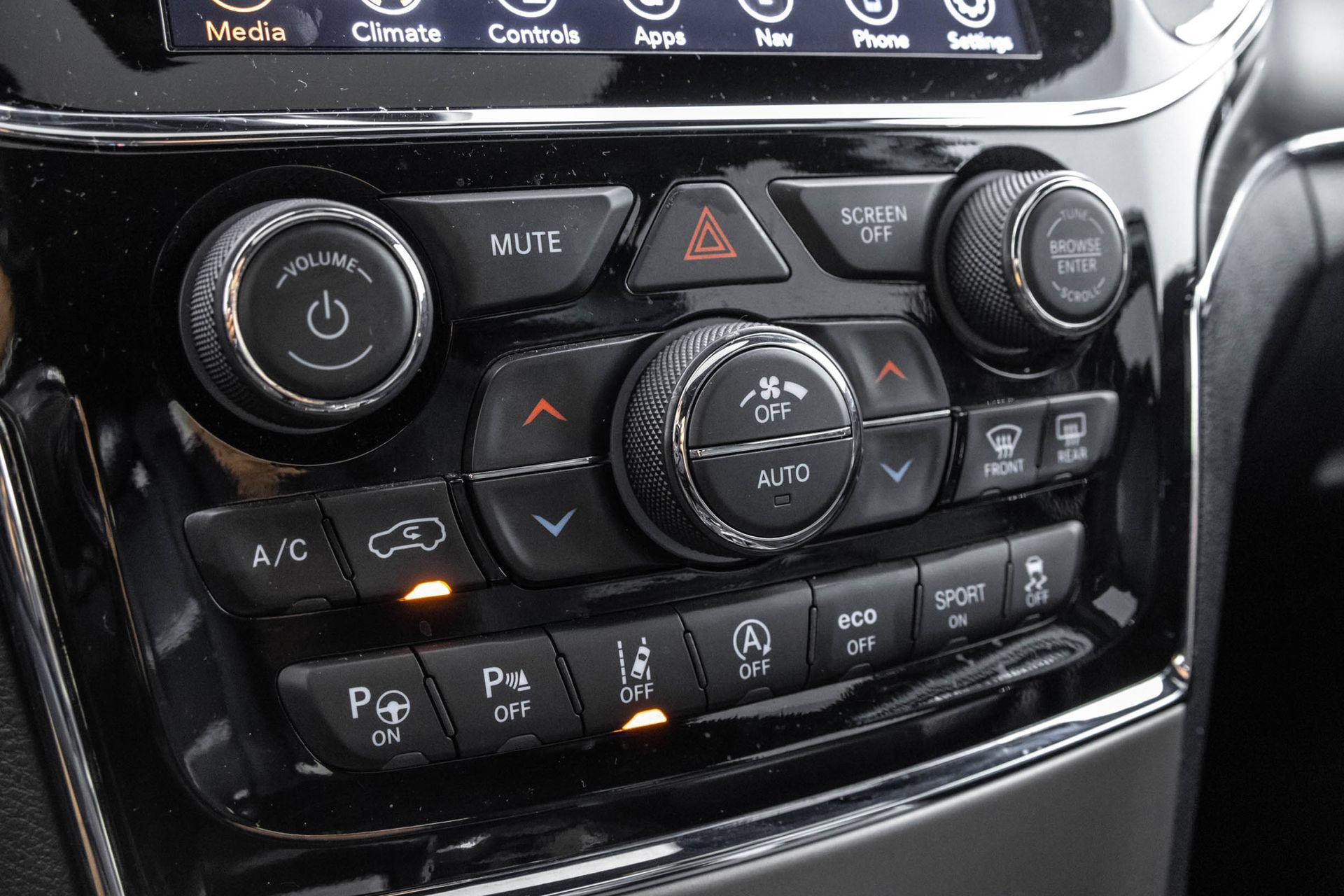 Used 2021 Jeep Grand Cherokee Limited AWD/4WD image 31