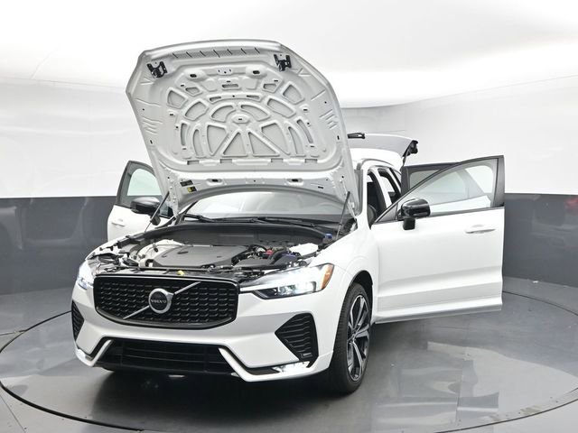 Used 2022 Volvo XC60 B6 R-Design w/ Protection Package Premier image 52