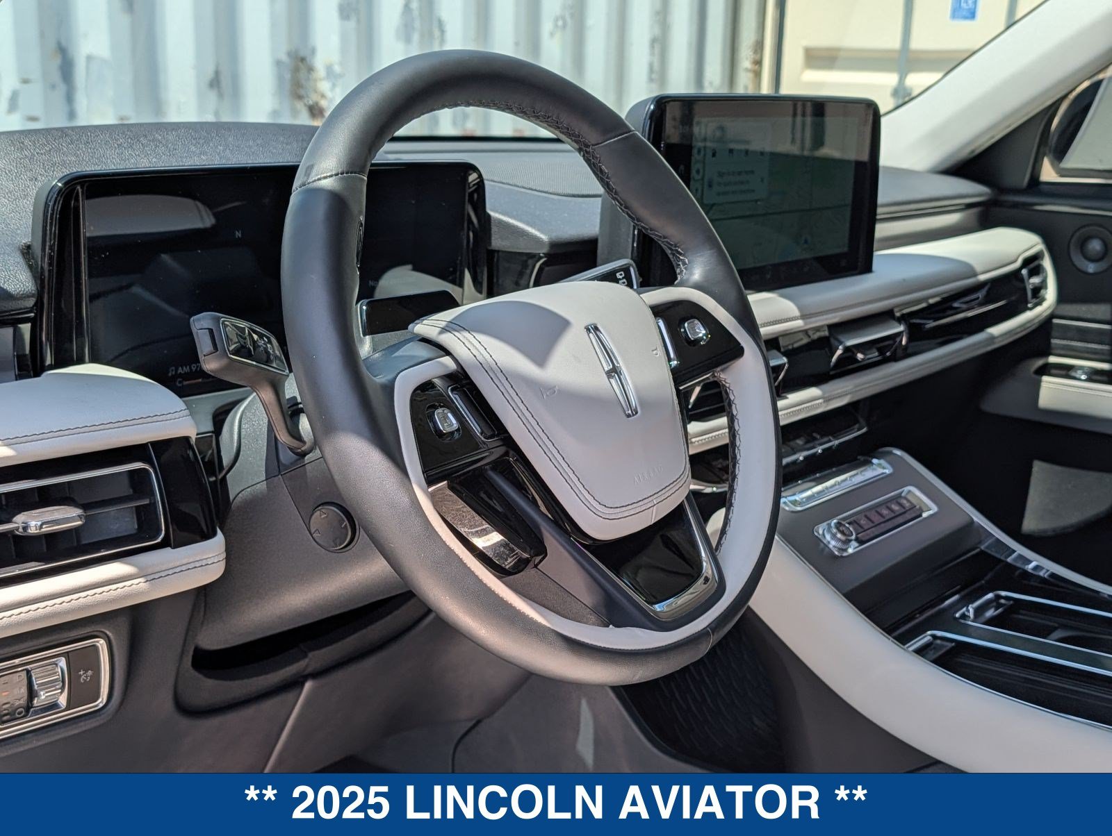 Used 2025 Lincoln Aviator AWD w/ Equipment Group 101A image 24
