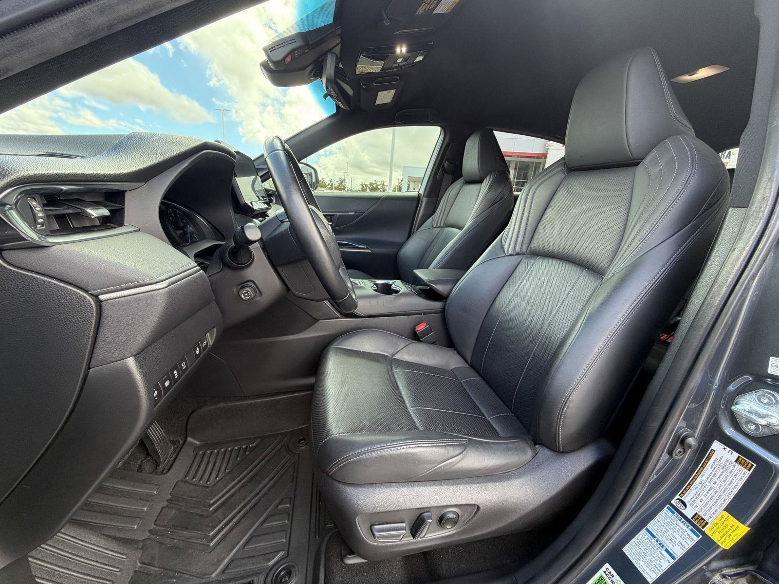 Used 2022 Toyota Venza Limited AWD/4WD image 15