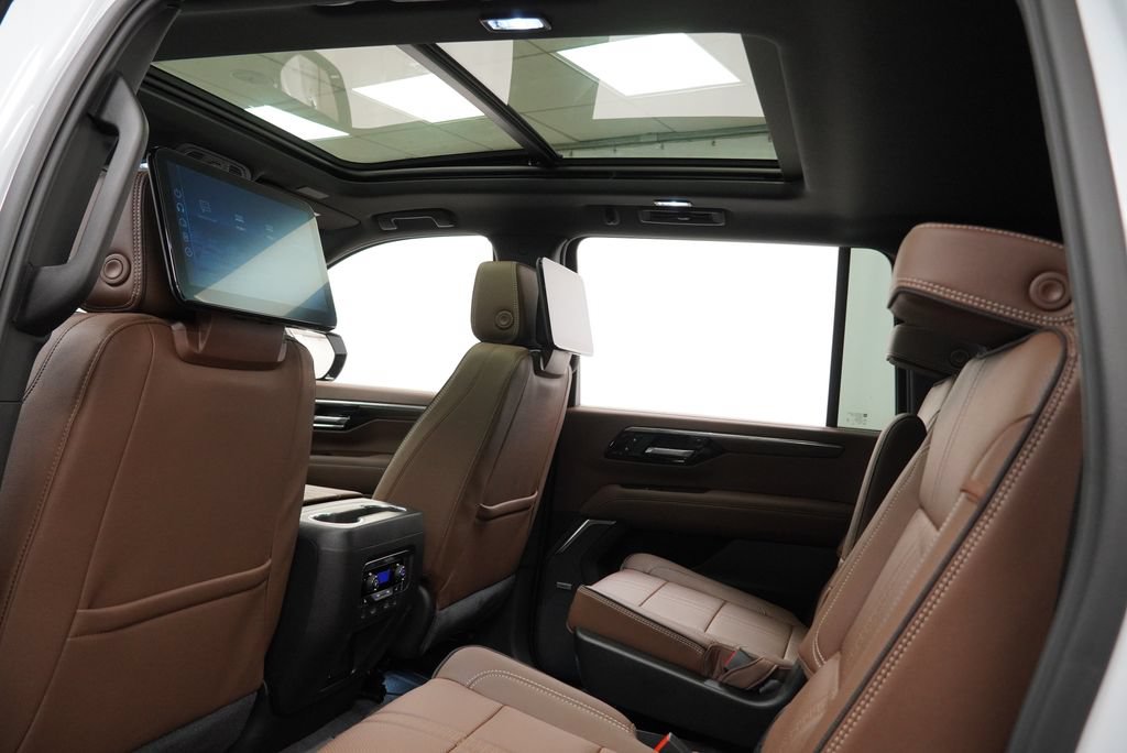 New 2026 Chevrolet Suburban High Country AWD/4WD image 15