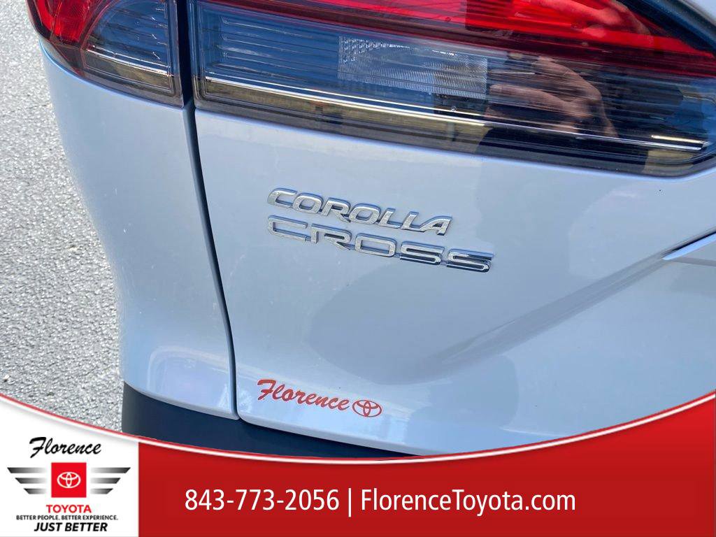 Used 2024 Toyota Corolla Cross XLE w/ Convenience Package image 14