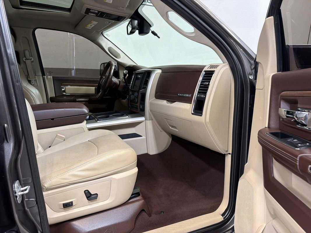 Used 2014 RAM 3500 Laramie w/ Convenience Group AWD/4WD image 40
