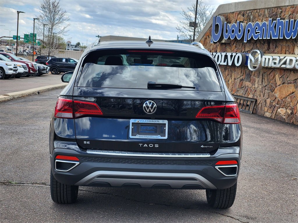 New 2024 Volkswagen Taos SE image 4