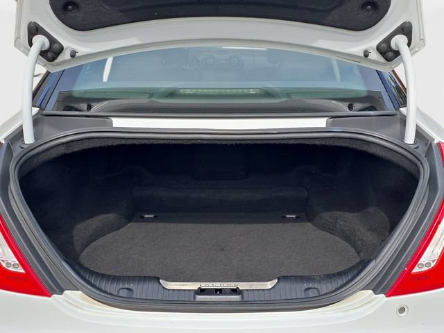 Used 2013 Jaguar XJ AWD image 14